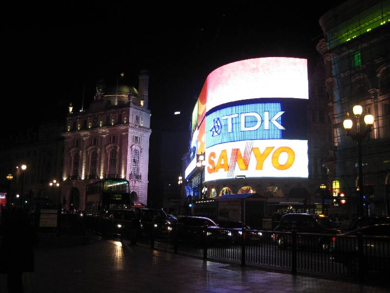 00 Piccadilly Circus